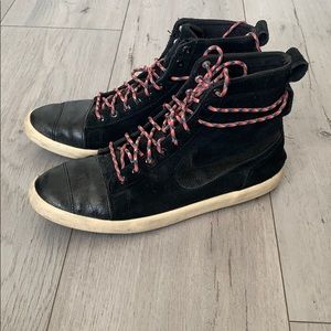 NIKE unisex sneakers like new !